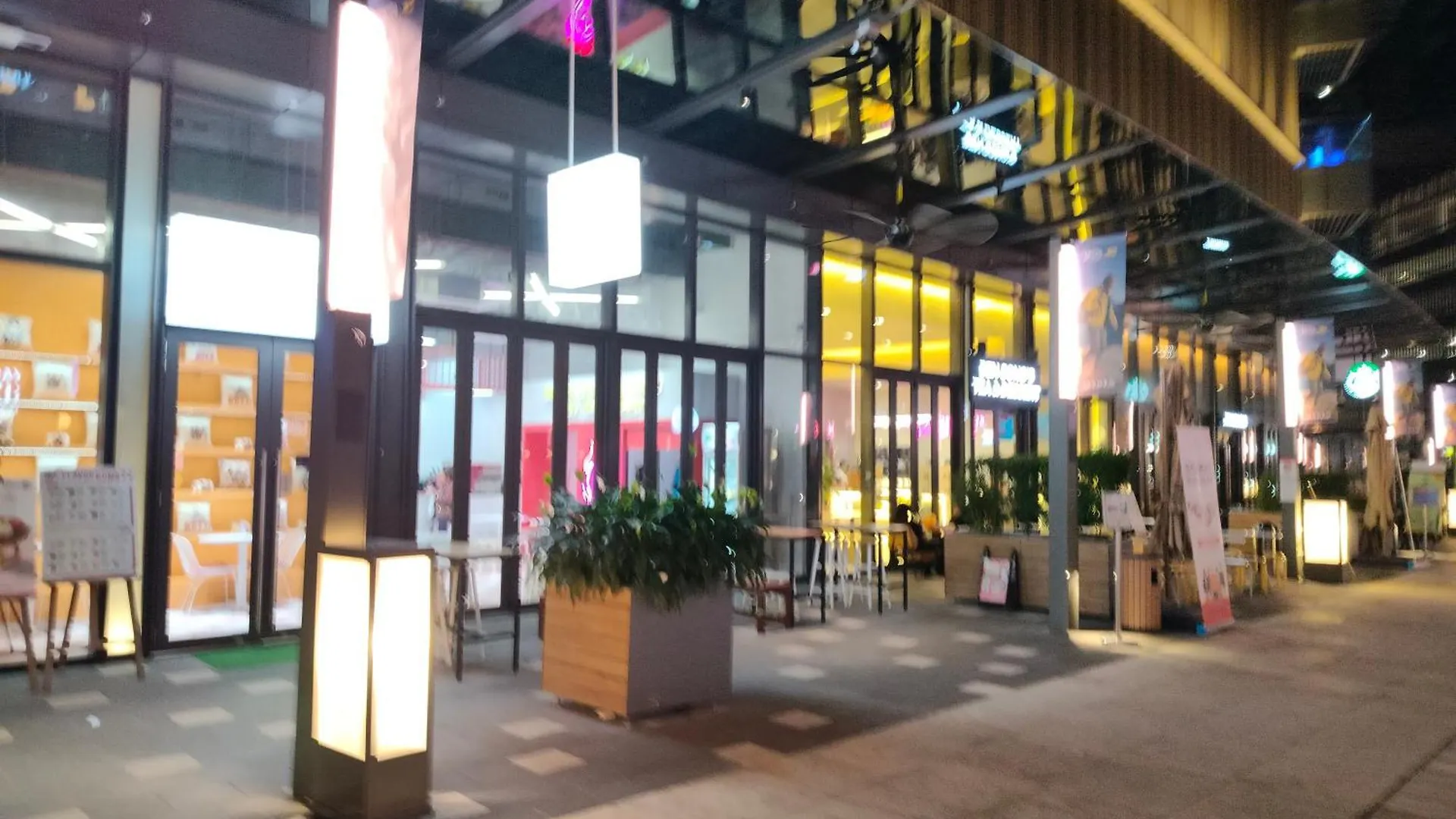Lucentia Residence Apartment With Lalaport Kuala Lumpur Malaysia