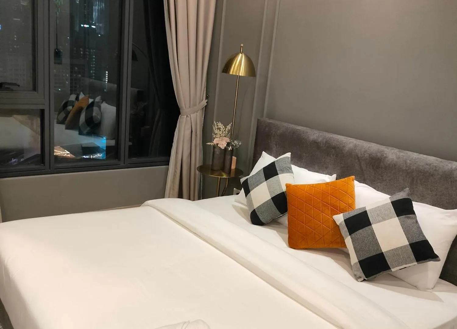 Lucentia Residence Apartment With Lalaport Kuala Lumpur Malaysia