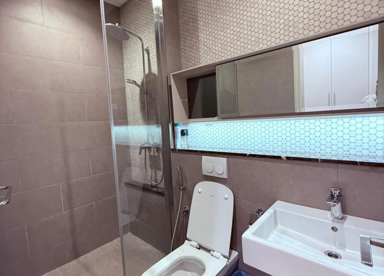 Lucentia Residence Apartment With Lalaport Kuala Lumpur Malaysia